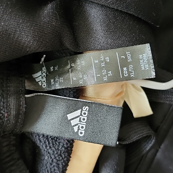 Adidas sweatshirt - Picture 6 of 11